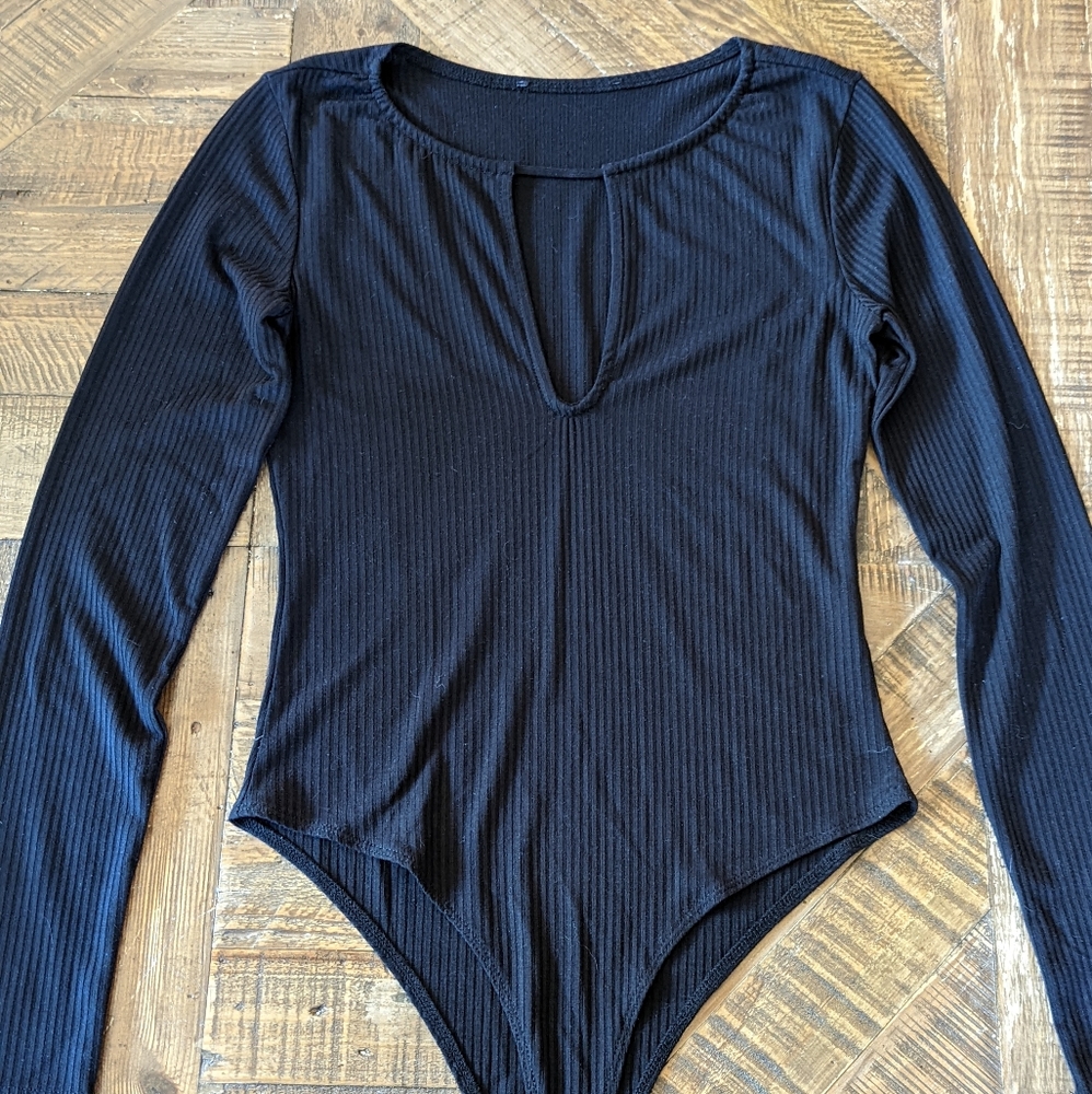 Ribbed Keyhole Bodysuit 🖤